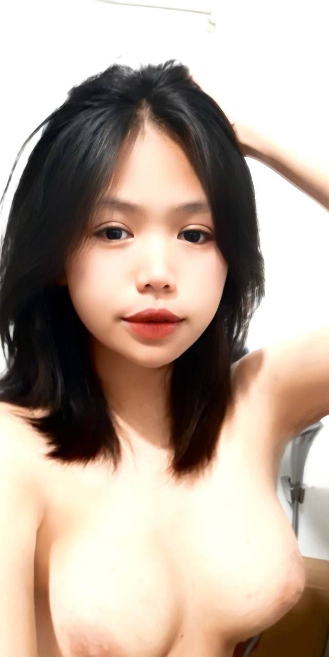 Cô em gái dâm và 10 ngày không được đụ