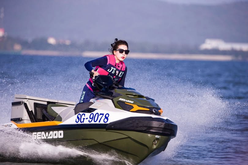 Banh lồn ra anh đút cặc vào nào